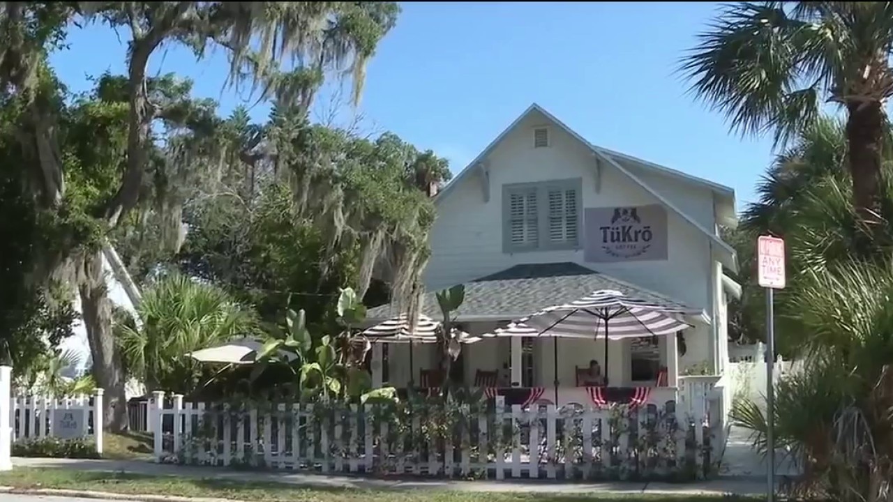 Charley's World: Tükrō Coffee