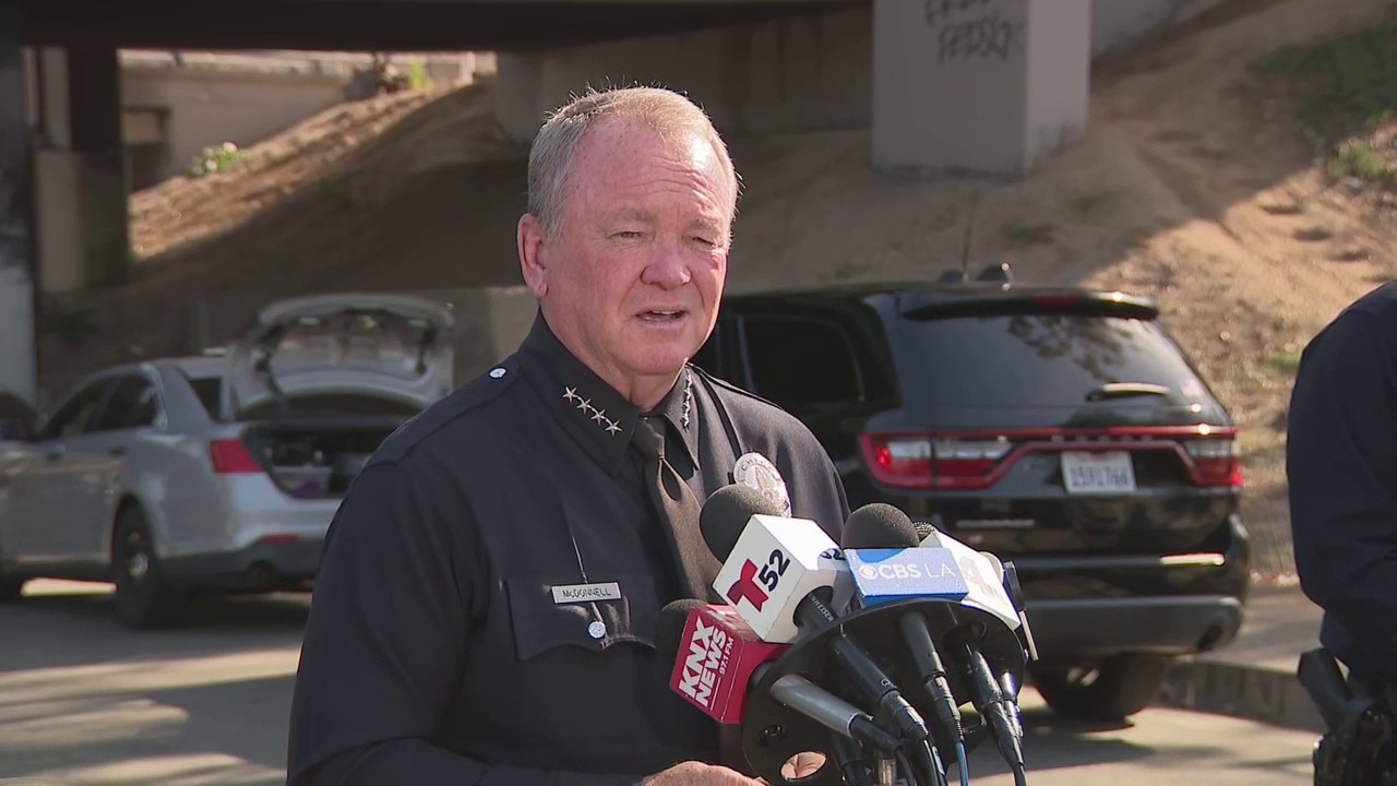 Boyle Heights car chase ends in shootout