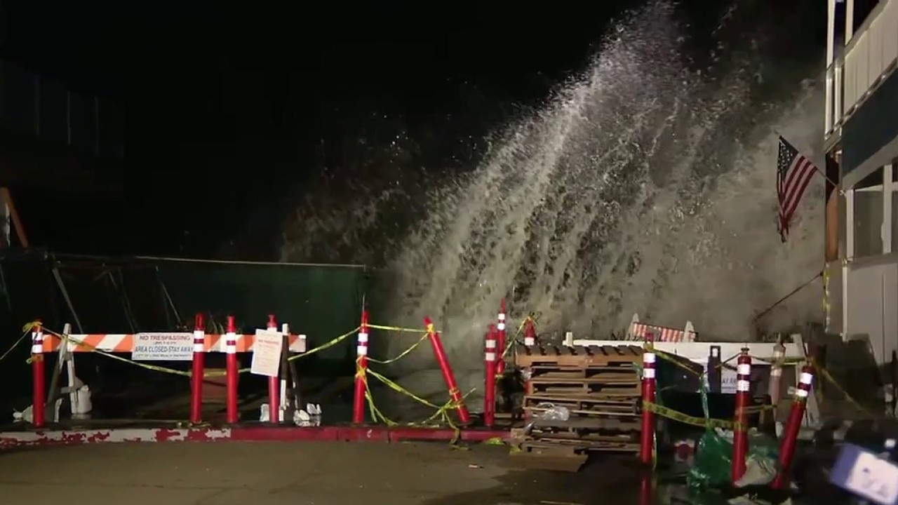 Long Beach homes hit by high surf 