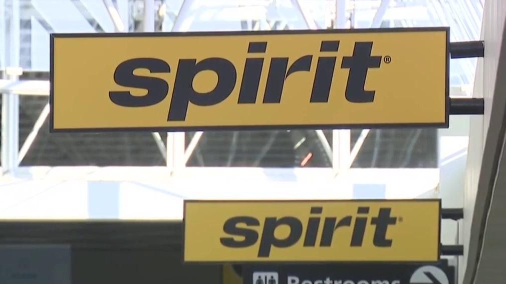 Spirit Airlines prepares to shut down after bailout deal falls apart