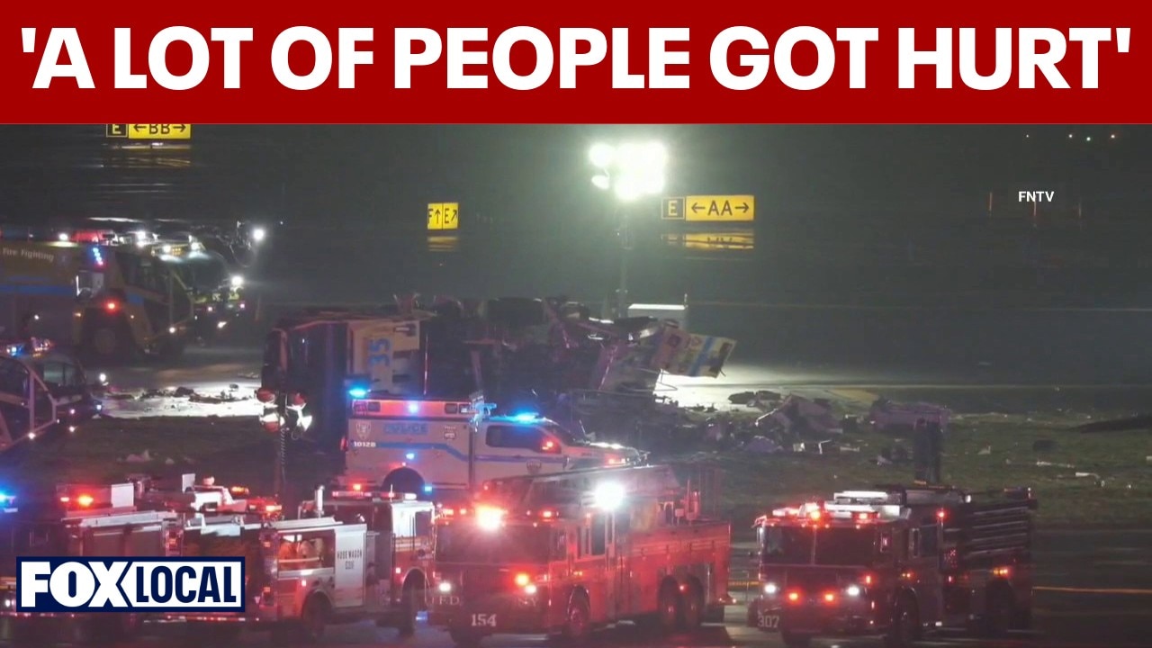 Passenger describes LaGuardia airport plane crash