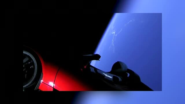 SpaceX launches Falcon Heavy, the world's most powerful rocket