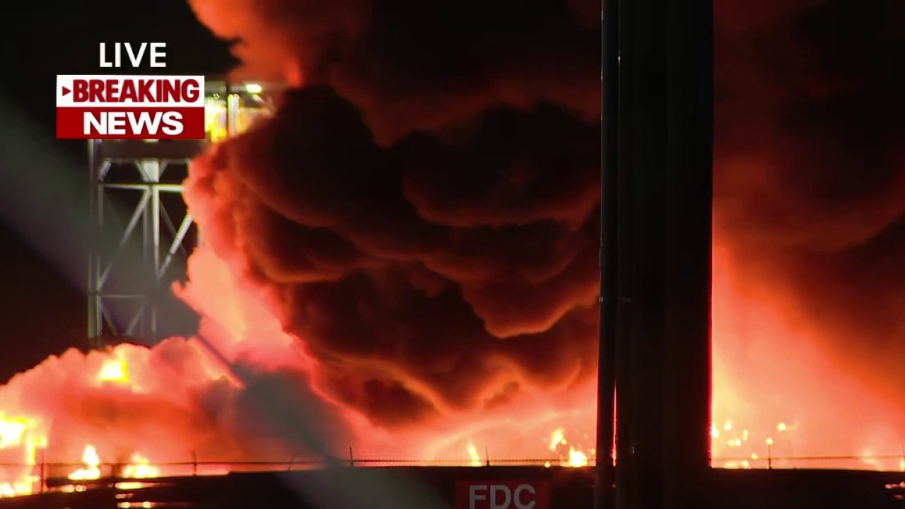 Large fire at recycling center in Dayton