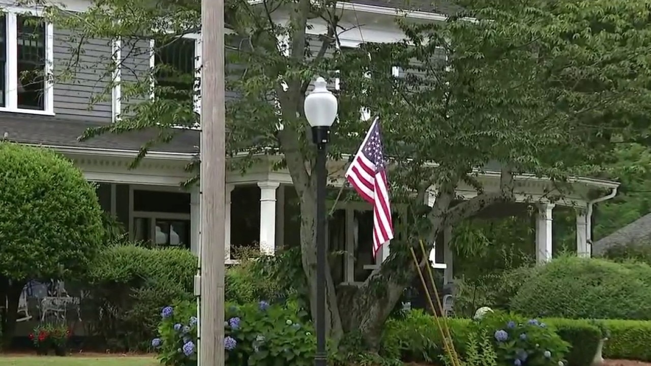 Powder Springs couple frightened by possible intruder