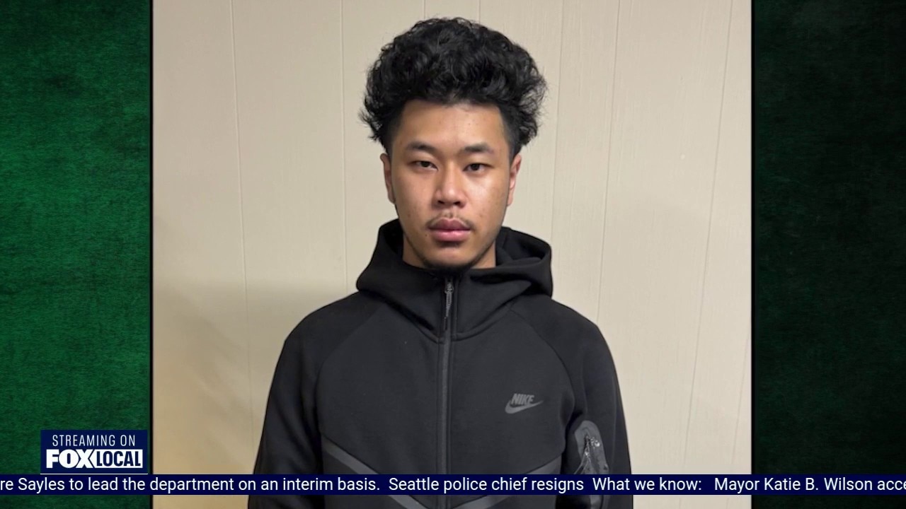 Tacoma police search for armed robbery suspect