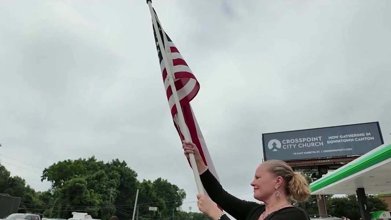 Community pays respects to fallen soldier