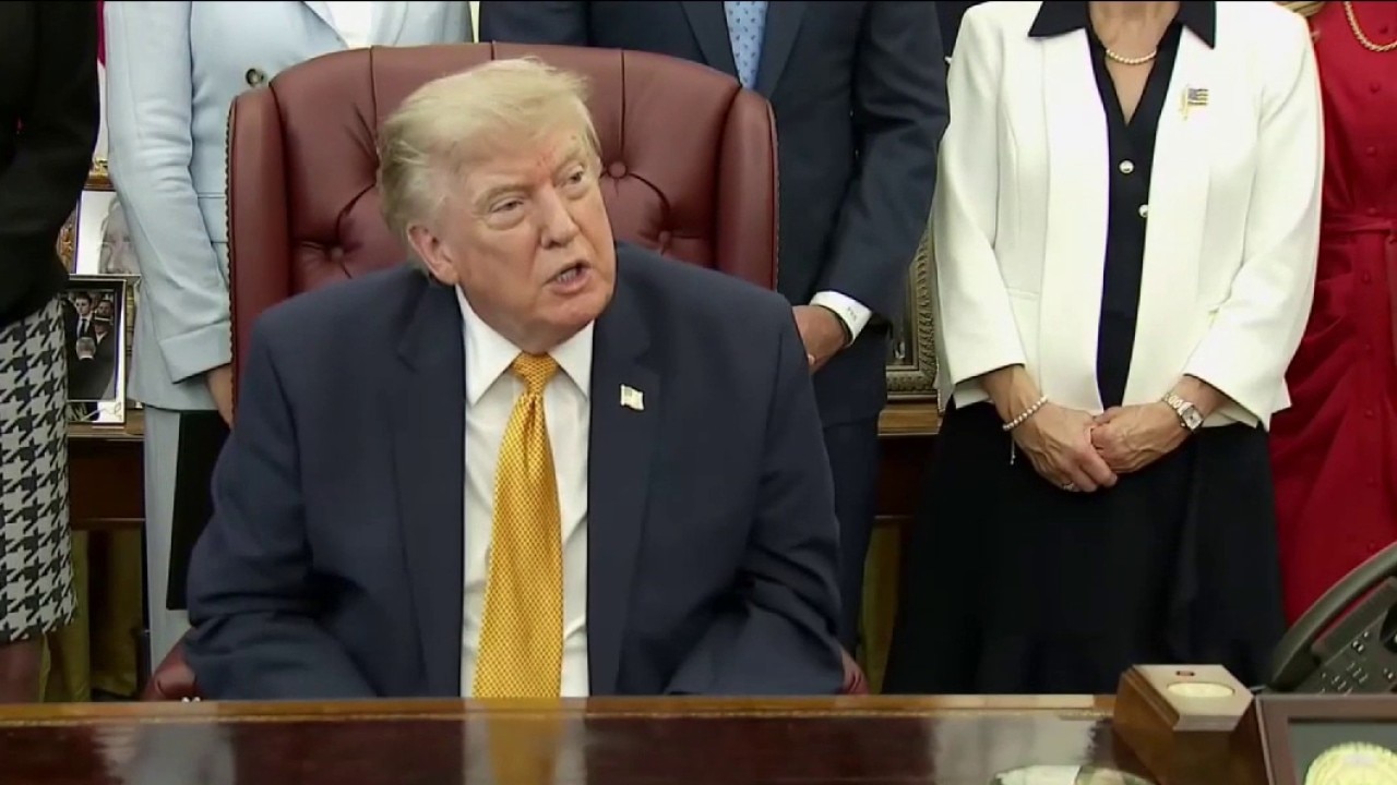 Trump pushes Hormuz reopening as Iran threatens ships
