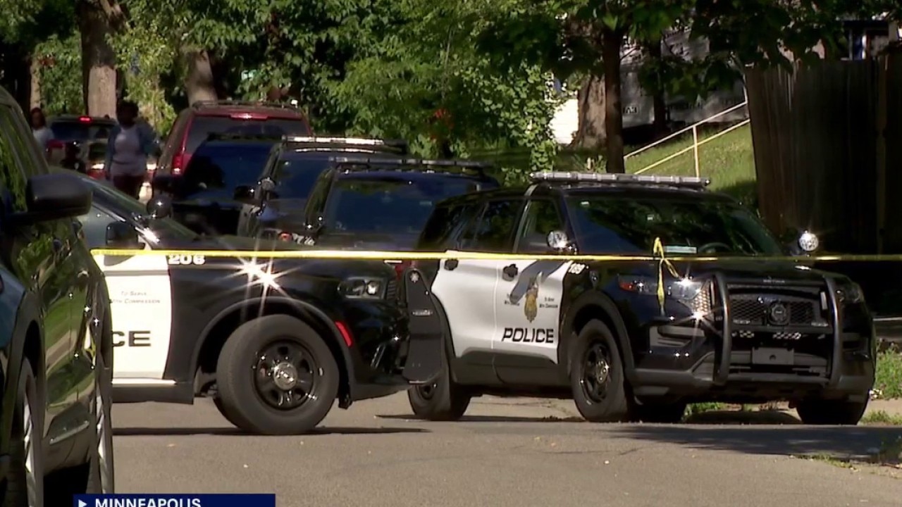 Suspect at large after Minneapolis officers shot at conducting investigation