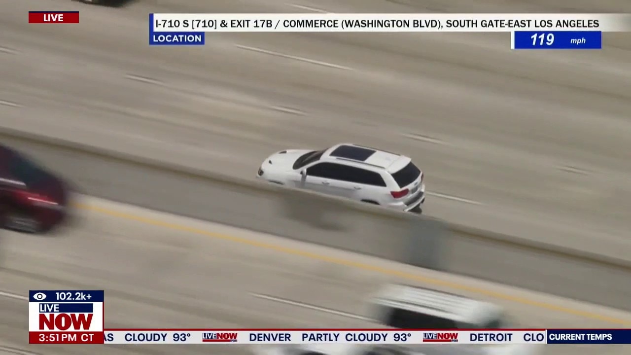 Police chase suspects hits 120+ mph in Los Angeles