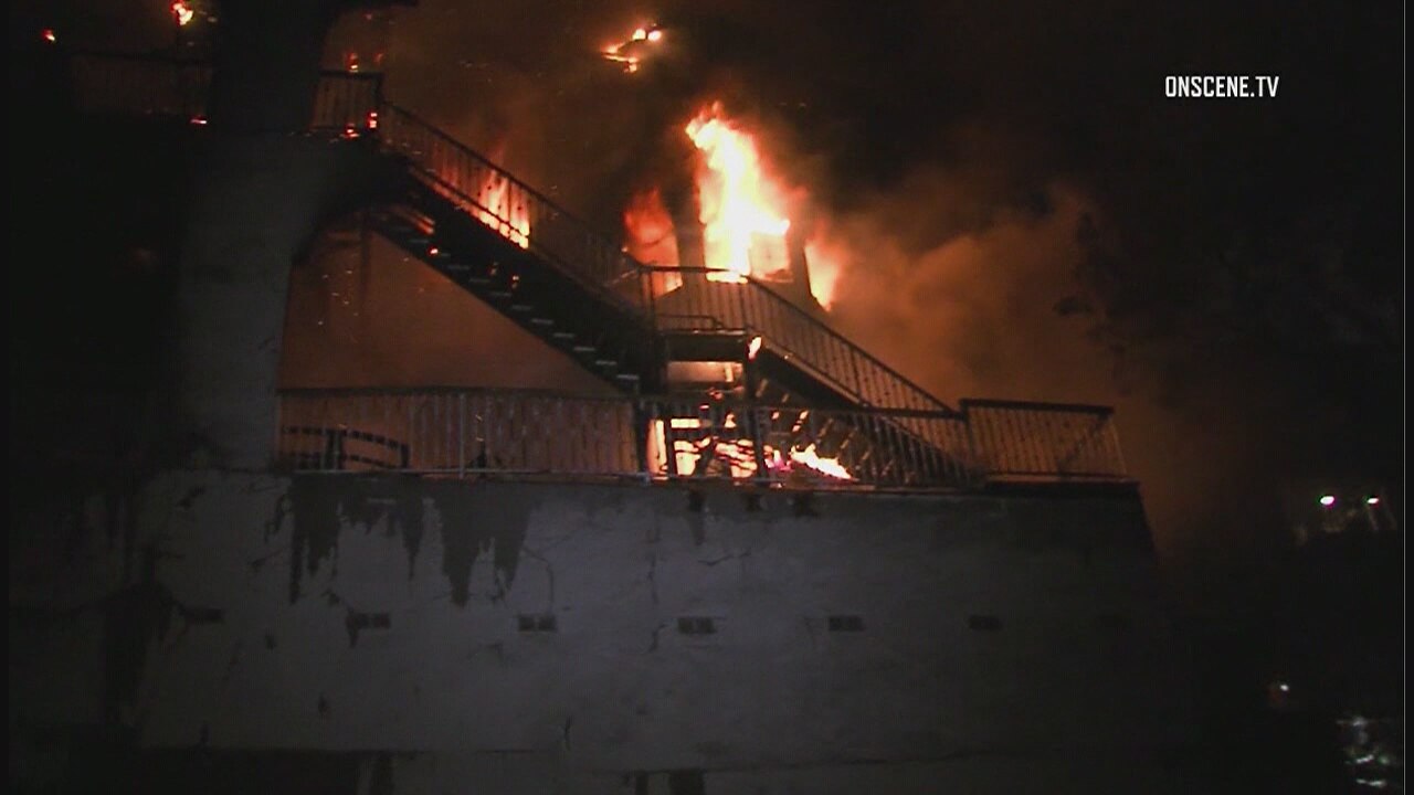 Fire breaks out at hillside home in Mt. Washington