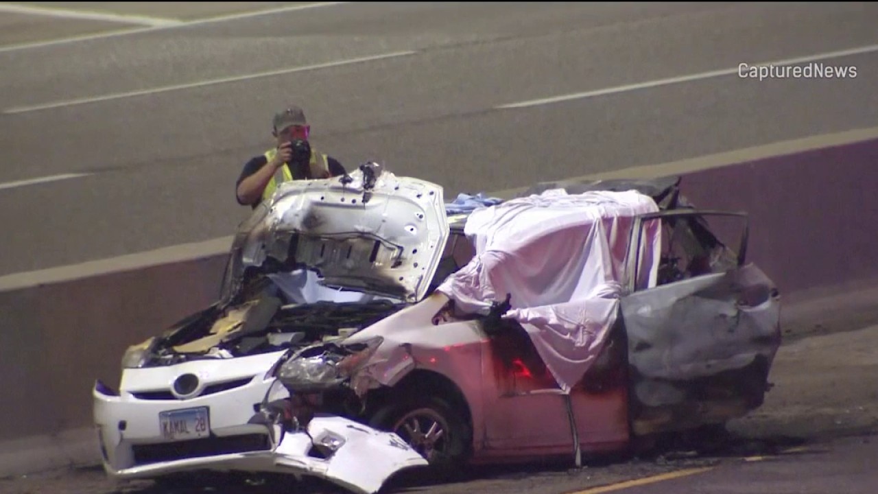 2 killed in fiery crash on I-88 in Aurora