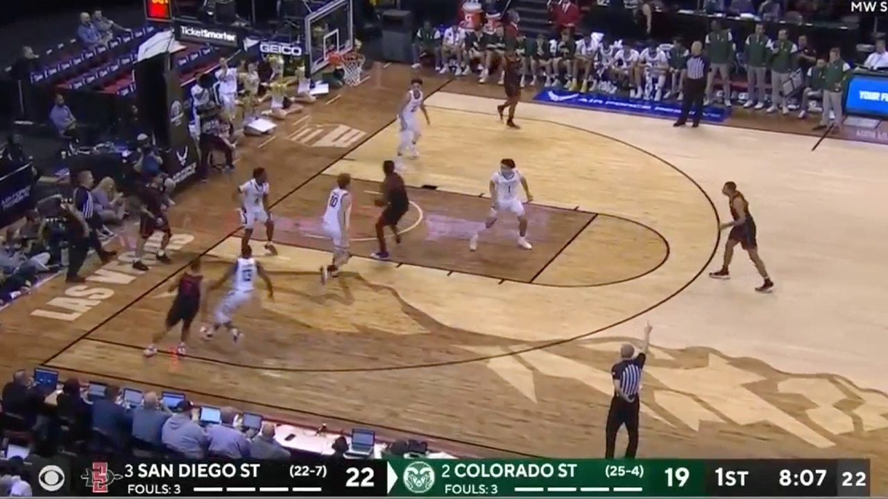 Nathan Mensah shows off his vertical, throws down NASTY slam