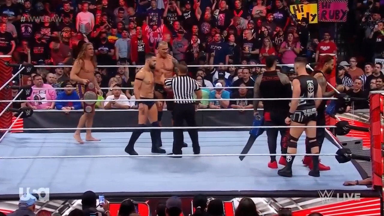 Austin Theory pins Finn Bálor in a colossal six-man tag match on Raw I WWE on FOX