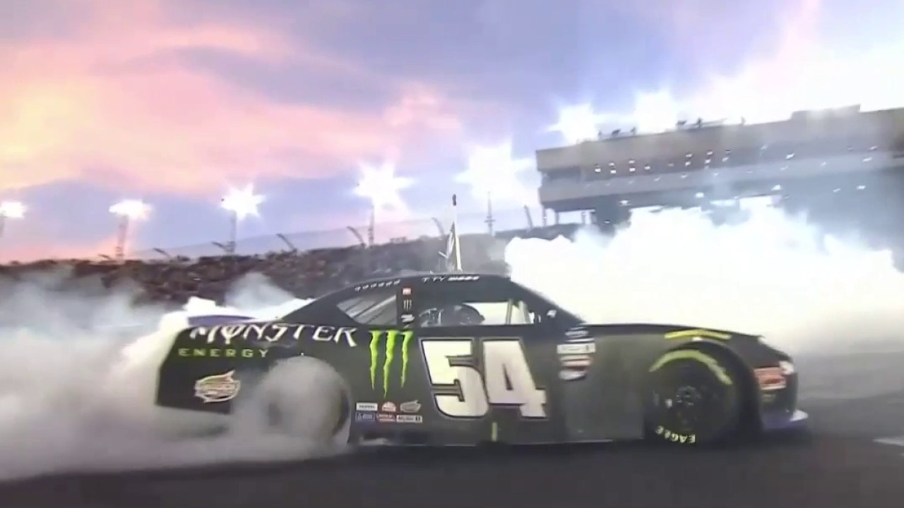 Ty Gibbs holds off Noah Gragson to win the 2022 NASCAR Xfinity Series Championship