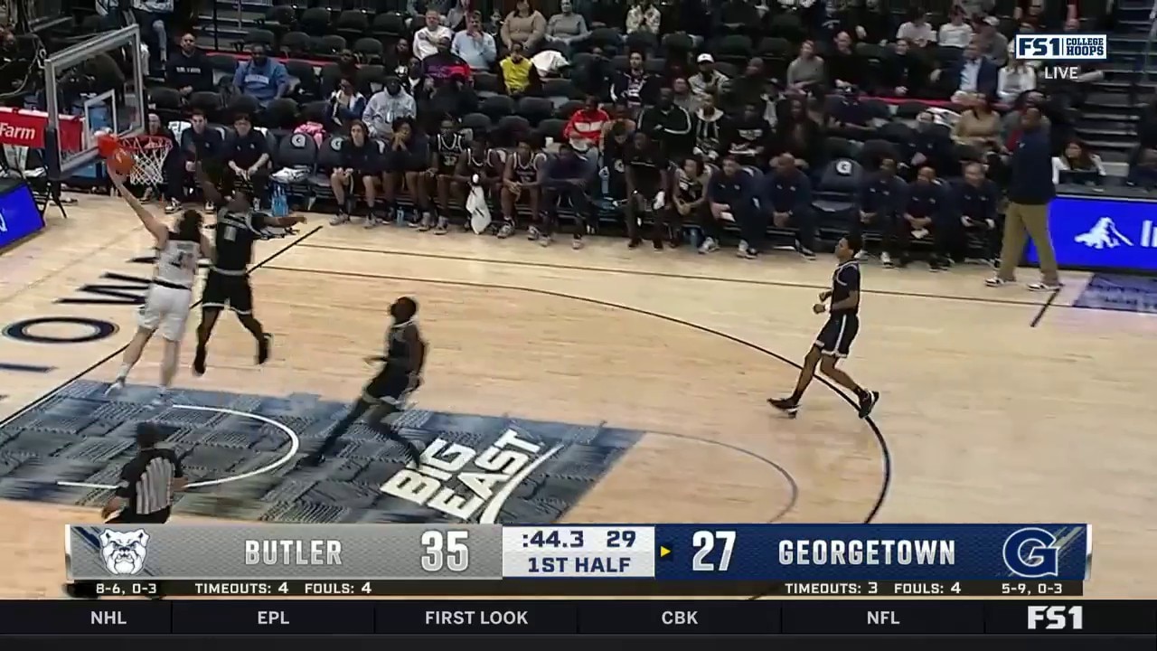 Georgetown's Brandon Murray makes the HUGE block to keep the score close in the first half