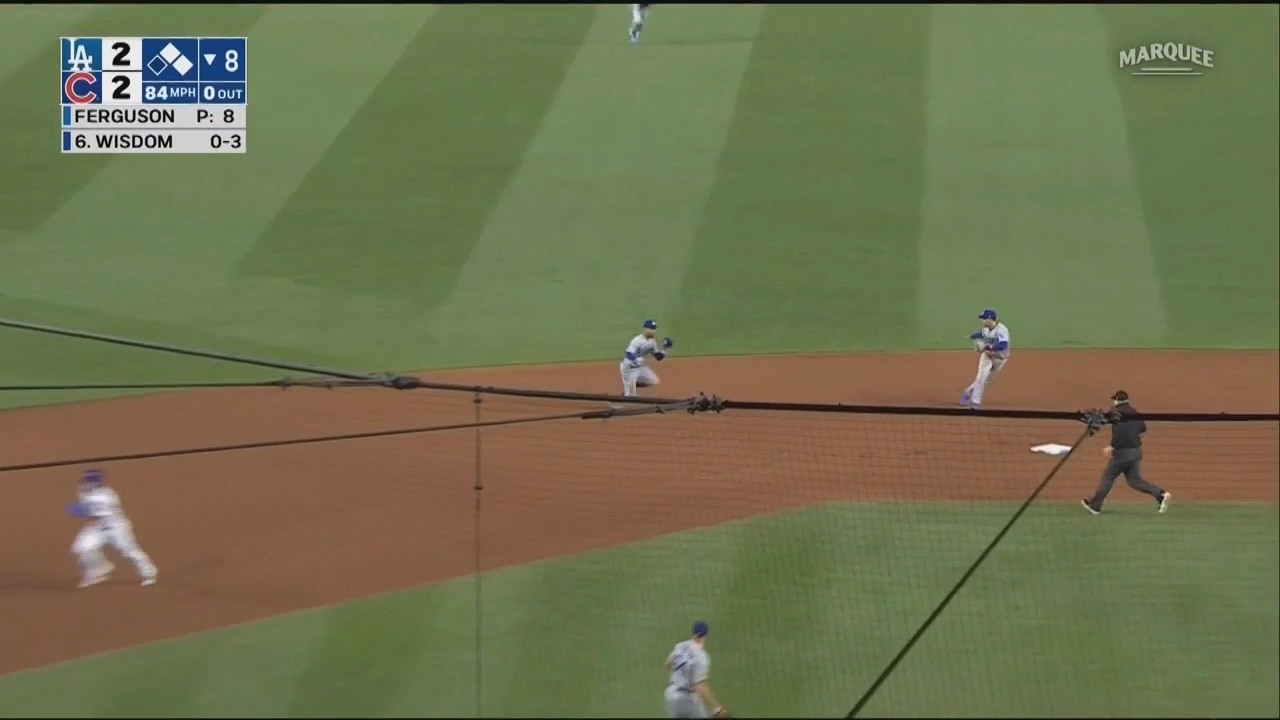 Mookie Betts, Dodgers pull off impressive double-play sequence against Cubs