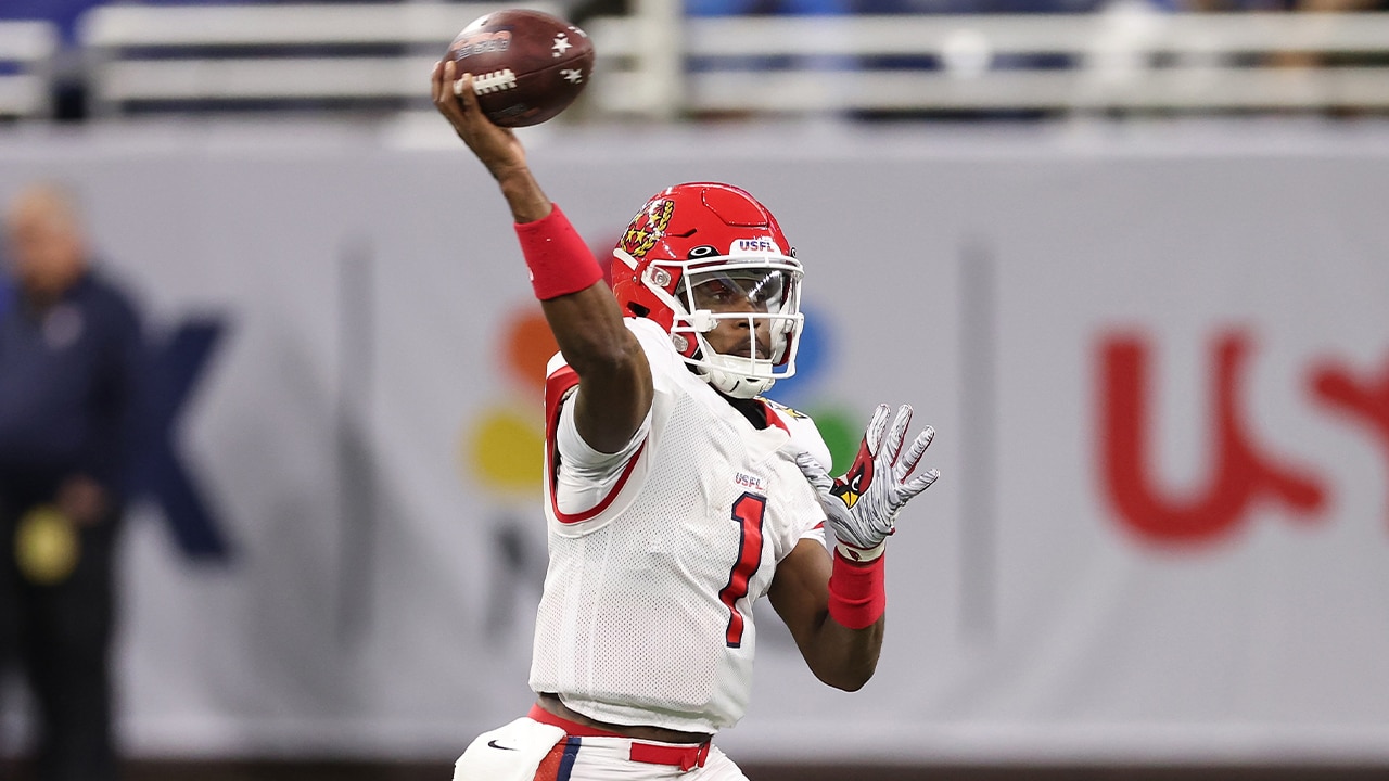 Generals' De'Andre Johnson shows off dual versatility, accounts for three TDs in 28-13 victory over Panthers 