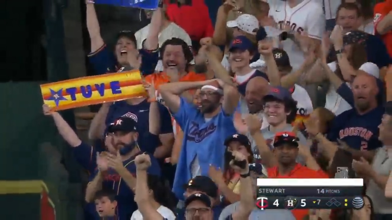 Jose Altuve drills a GRAND SLAM to left field for a 5-4 Astros lead in the seventh inning vs. Twins