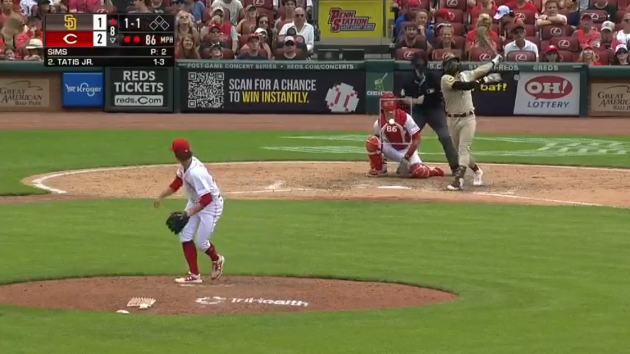 Padres' Ha-Seong Kim and Fernando Tatis Jr. hit BACK-TO-BACK homers to tie the game against the Reds