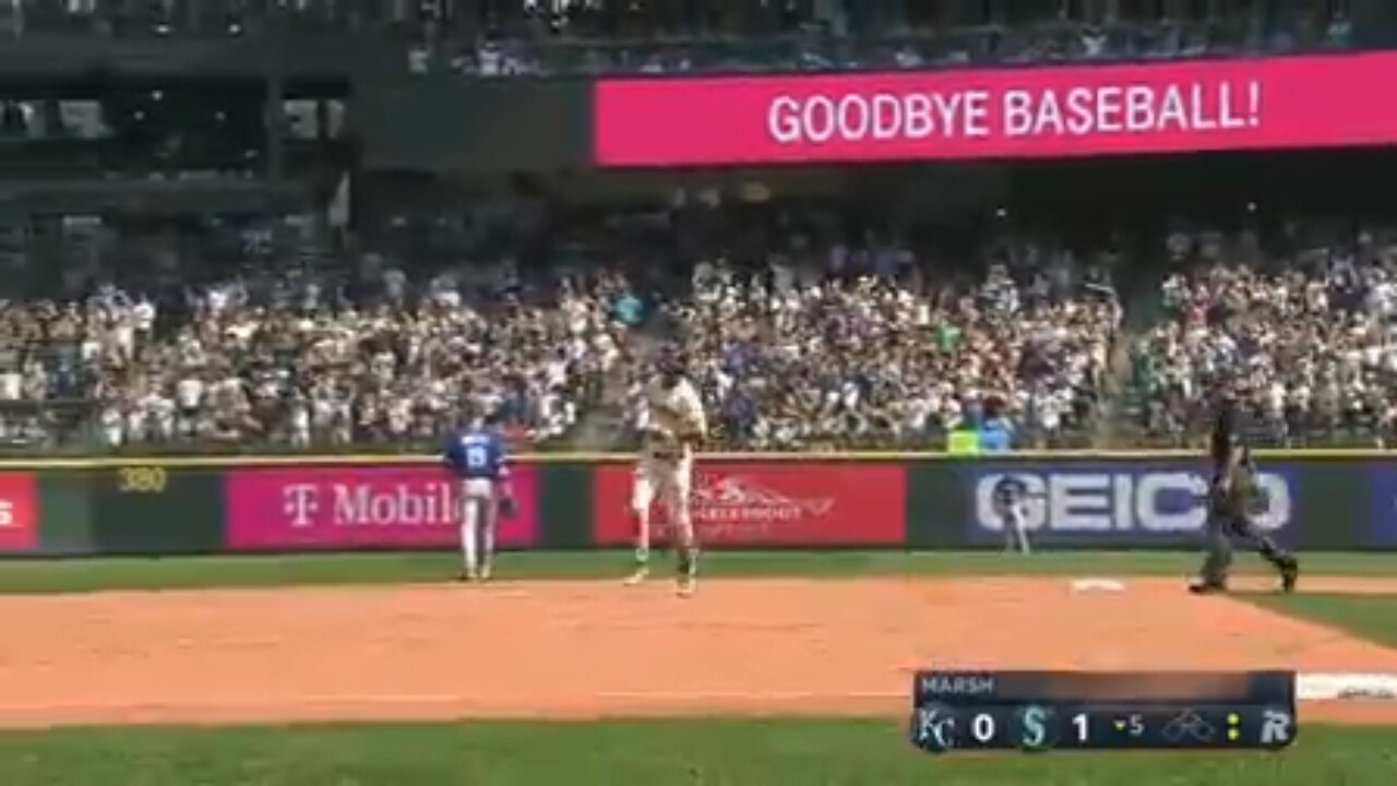 Julio Rodríguez CRUSHES a two-run homer to extend the Mariners' lead over the Royals