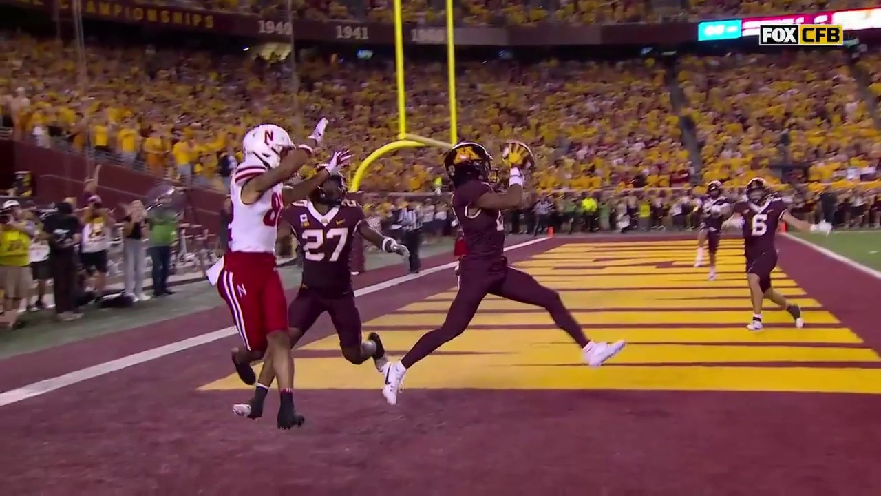 Minnesota’s Tre’Von Jones makes an INCREDIBLE end-zone interception to hold off Nebraska’s potential touchdown drive