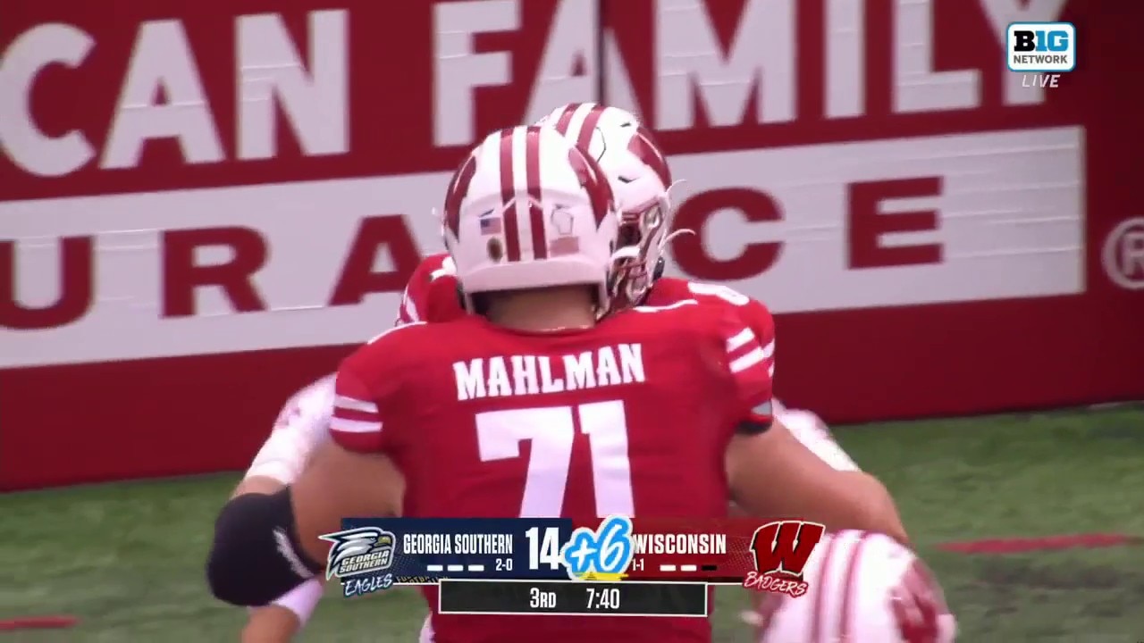 Wisconsin's Tanner Mordecai rushes for an 18-yard touchdown to take the lead vs. Georgia Southern