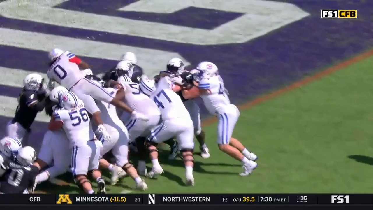 SMU’s Camar Wheaton punches it in for a one-yard touchdown vs. TCU